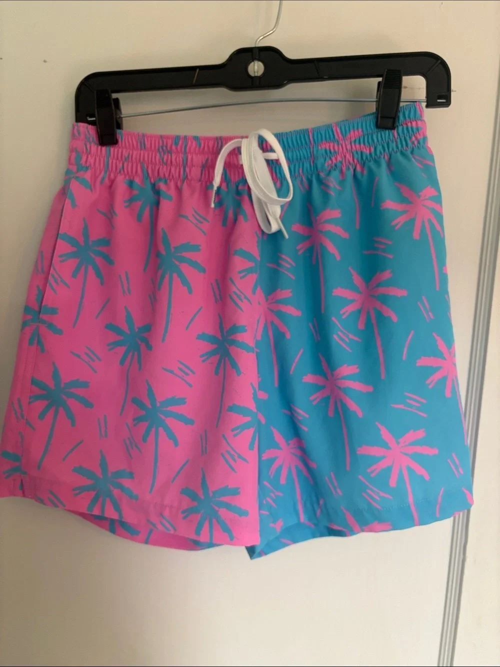 EUC Chubbies swim trunks size Small